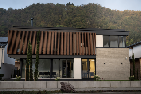 Bildschirmfoto 2025-02-18 um 19.15.26